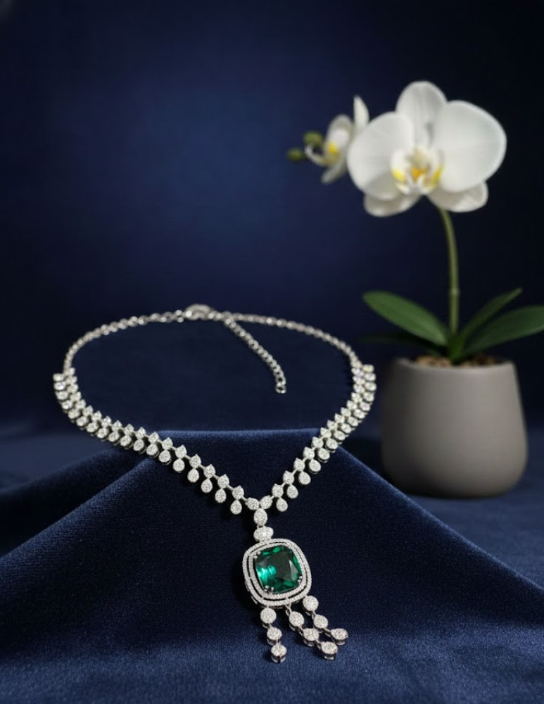 925 Silver Elegant Zircon Necklace