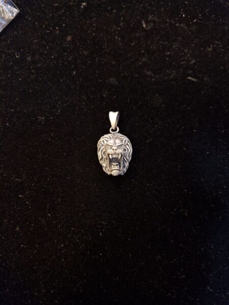 Lion face pendant in oxidised 925 silver