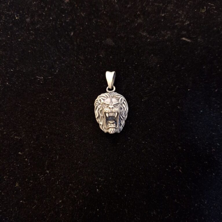 Lion face pendant in oxidised 925 silver